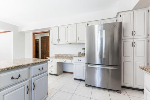 1545 Charlemagne Dr, Hoffman Estates, IL 60192 photo 13