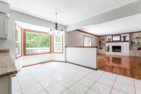1545 Charlemagne Dr, Hoffman Estates, IL 60192 photo 10