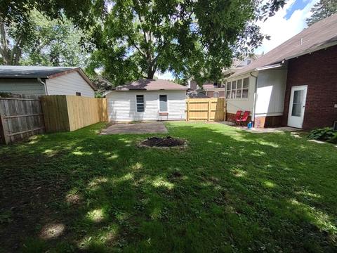 1024 S Maple Ave, Freeport, IL 61032 photo 3