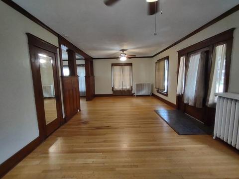 1024 S Maple Ave, Freeport, IL 61032 photo 5