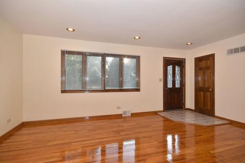 1326 N Eagle St, Naperville, IL 60563 photo 2