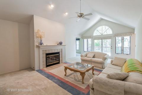 24 White Oak Ln, Elgin, IL 60123 photo 6