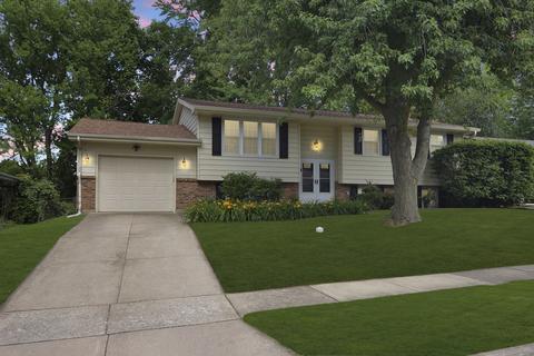 712 Angela Dr, Normal, IL 61761 photo 1