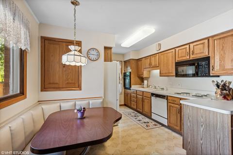 828 Delles Rd, Wheaton, IL 60189 photo 5