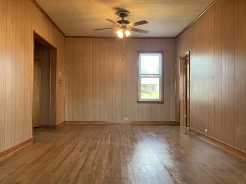 218 W Caroline St, Spring Valley, IL 61362 photo 4