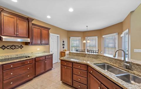 26124 Oakcrest Ln, Plainfield, IL 60585 photo 10