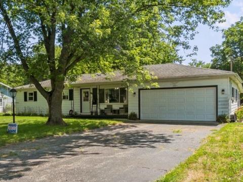 901 N Center St, Braidwood, IL 60408