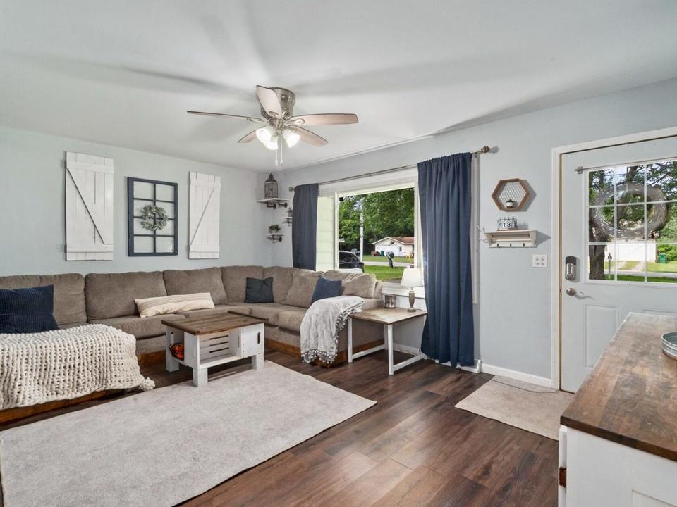  901 N Center St, Braidwood, IL 60408 photo 3