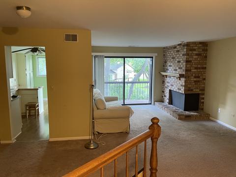 5 Creekside Cir #D, Elgin, IL 60123 photo 5
