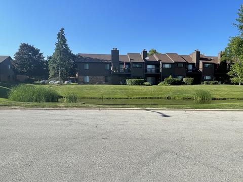 5 Creekside Cir #D, Elgin, IL 60123 photo 18