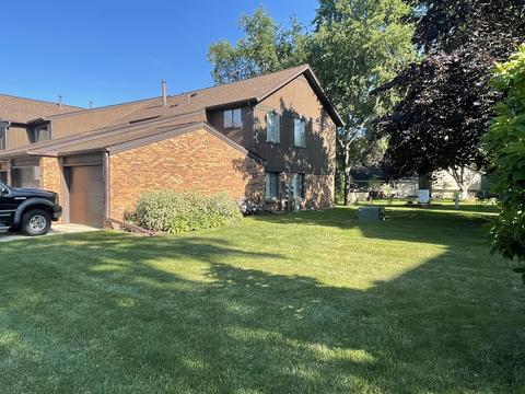 5 Creekside Cir #D, Elgin, IL 60123 photo 16