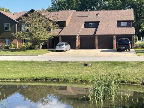 5 Creekside Cir #D, Elgin, IL 60123 photo 1