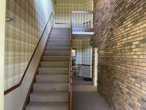 5 Creekside Cir #D, Elgin, IL 60123 photo 2