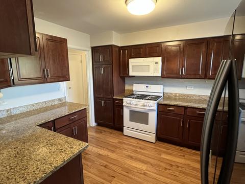 49 Saint Armand Ln, Wheeling, IL 60090 photo 2