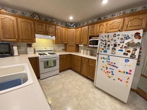 817 Sunset Dr, Dwight, IL 60420 photo 9
