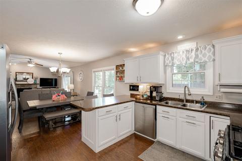 20 Edgewood Ct, Bloomington, IL 61701 photo 6