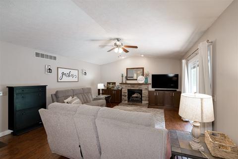 20 Edgewood Ct, Bloomington, IL 61701 photo 11