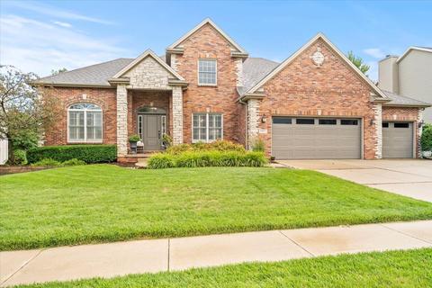 2807 Stevenson Dr, Bloomington, IL 61704 photo 1