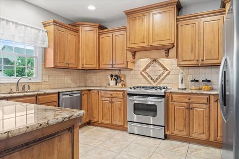 2807 Stevenson Dr, Bloomington, IL 61704 photo 10