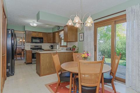 1310 Heritage Rd E, Normal, IL 61761 photo 12