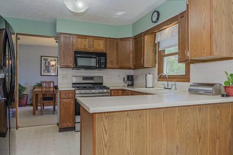 1310 Heritage Rd E, Normal, IL 61761 photo 13