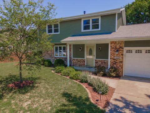 1310 Heritage Rd E, Normal, IL 61761 photo 2