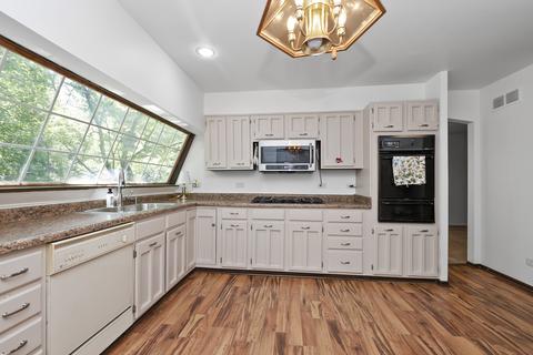 22809 Wentworth Ave, Steger, IL 60475 photo 10