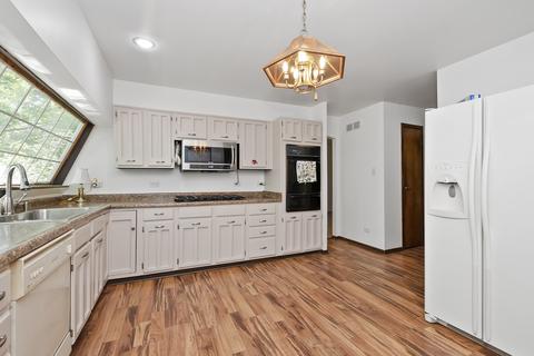 22809 Wentworth Ave, Steger, IL 60475 photo 11