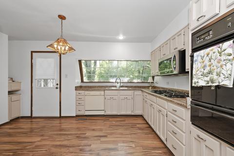 22809 Wentworth Ave, Steger, IL 60475 photo 9