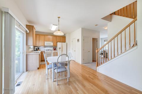 2369 Lundquist Dr, Aurora, IL 60503 photo 3