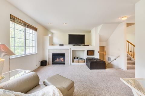 2369 Lundquist Dr, Aurora, IL 60503 photo 8