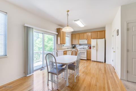 2369 Lundquist Dr, Aurora, IL 60503 photo 4