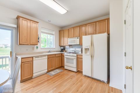 2369 Lundquist Dr, Aurora, IL 60503 photo 5