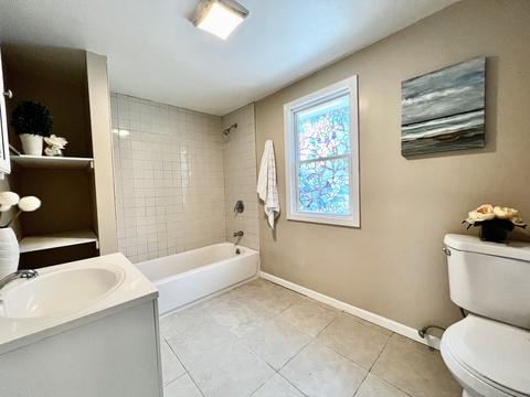 816 E Benton St, Aurora, IL 60505 photo 22