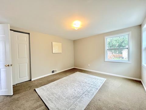 816 E Benton St, Aurora, IL 60505 photo 3