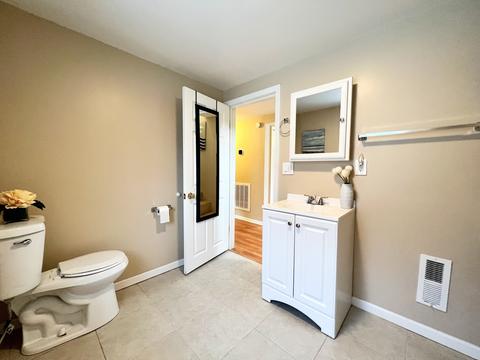 816 E Benton St, Aurora, IL 60505 photo 23