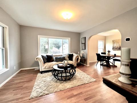 816 E Benton St, Aurora, IL 60505 photo 8