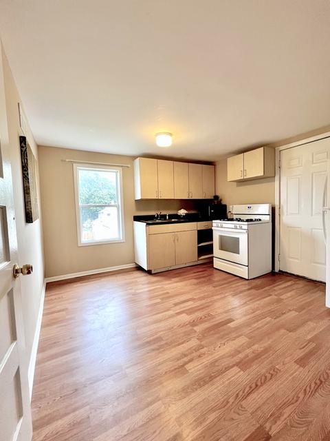 816 E Benton St, Aurora, IL 60505 photo 14