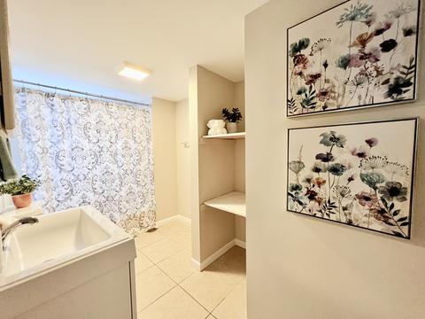 816 E Benton St, Aurora, IL 60505 photo 2