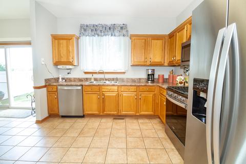 4710 Chapman Dr, Plainfield, IL 60586 photo 8