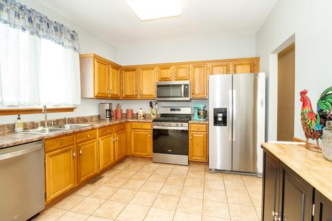 4710 Chapman Dr, Plainfield, IL 60586 photo 9