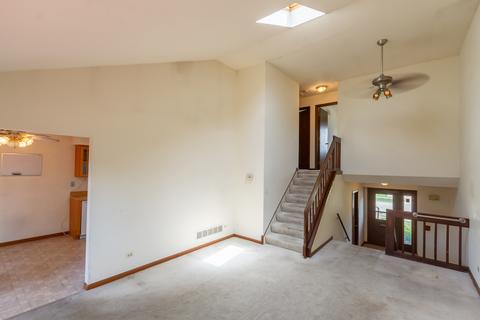 1032 Bent Tree Ct, Elgin, IL 60120 photo 4