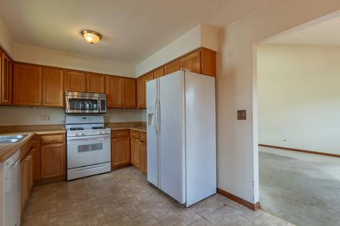 1032 Bent Tree Ct, Elgin, IL 60120 photo 9