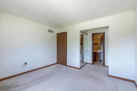 1032 Bent Tree Ct, Elgin, IL 60120 photo 12