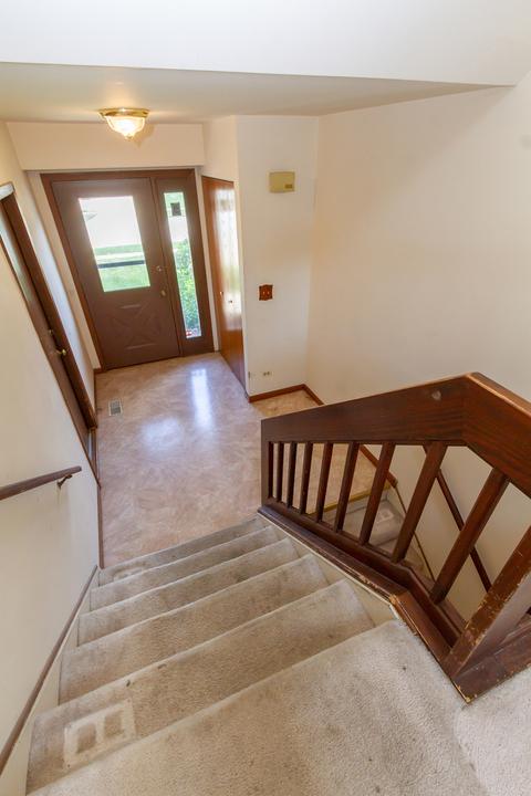 1032 Bent Tree Ct, Elgin, IL 60120 photo 3