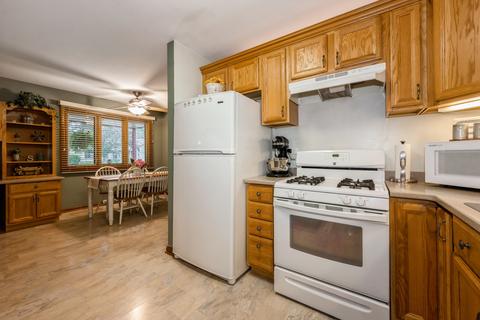 1910 Monday Dr, Elgin, IL 60123 photo 5