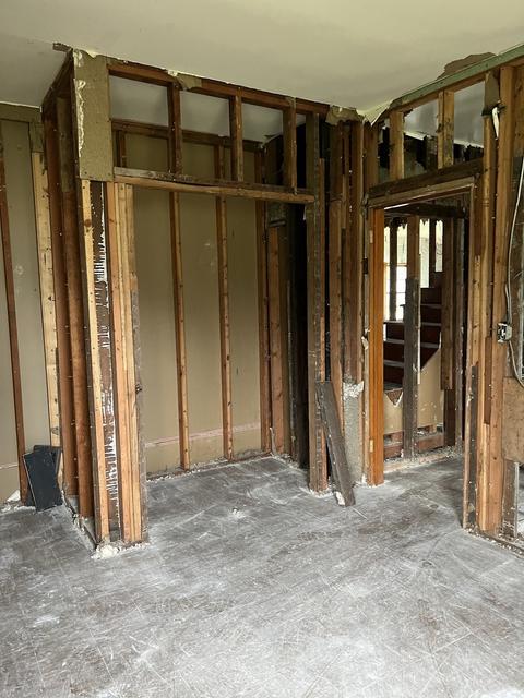 203 E 5th St, Gilman, IL 60938 photo 7