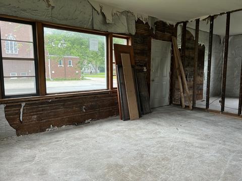 203 E 5th St, Gilman, IL 60938 photo 4