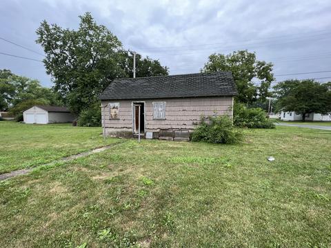 203 E 5th St, Gilman, IL 60938 photo 10