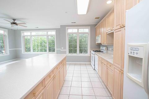 660 Mchenry Rd #201, Wheeling, IL 60090 photo 6